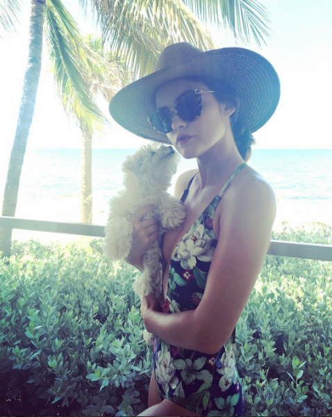   / Lucy Hale